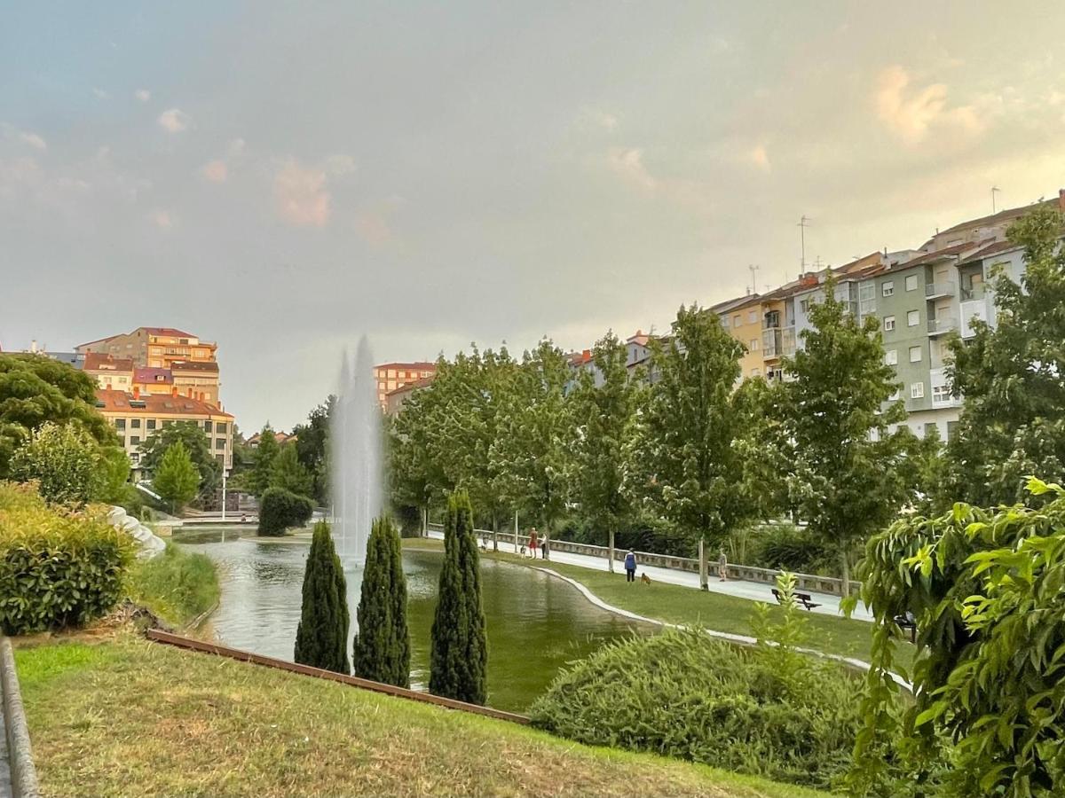Estudio Centrico 1 Con Terraza Y Parking Privado Ourense Dış mekan fotoğraf